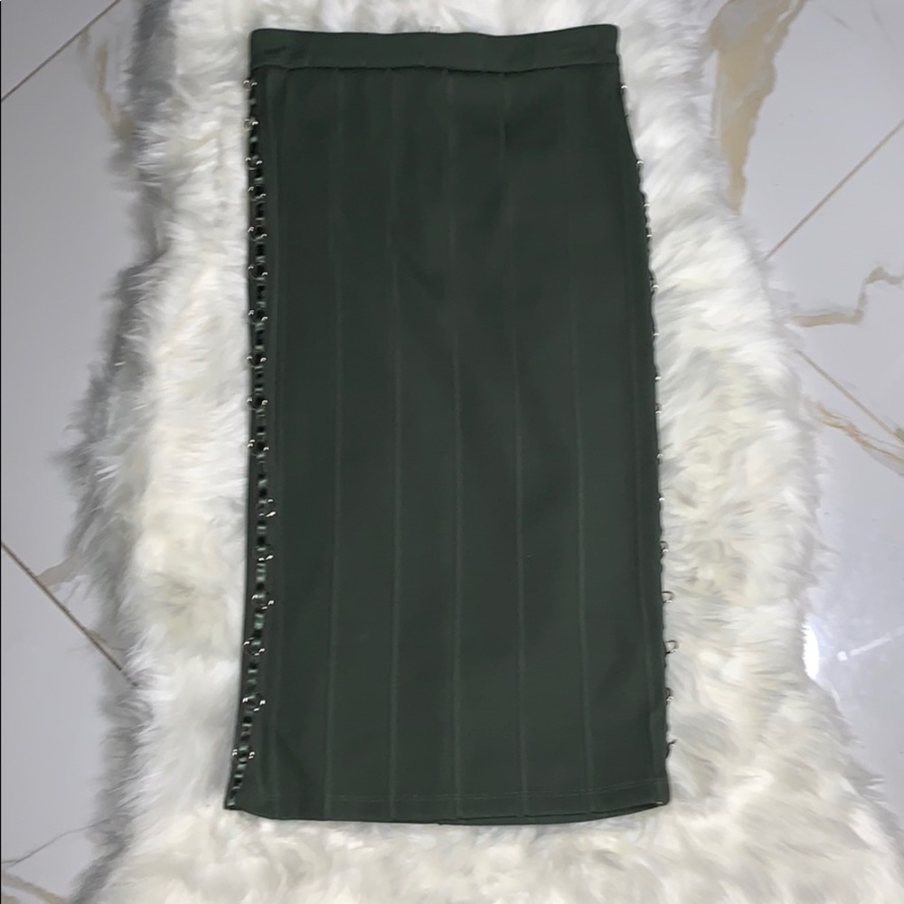 ARMY GREEN MIDI SKIRT WITH RING DETAILING
